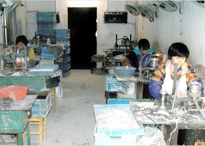 热压铸成型车间