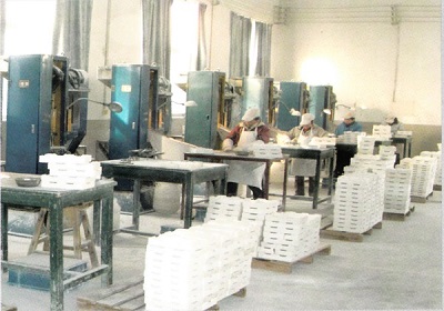瓷壳干压机车间